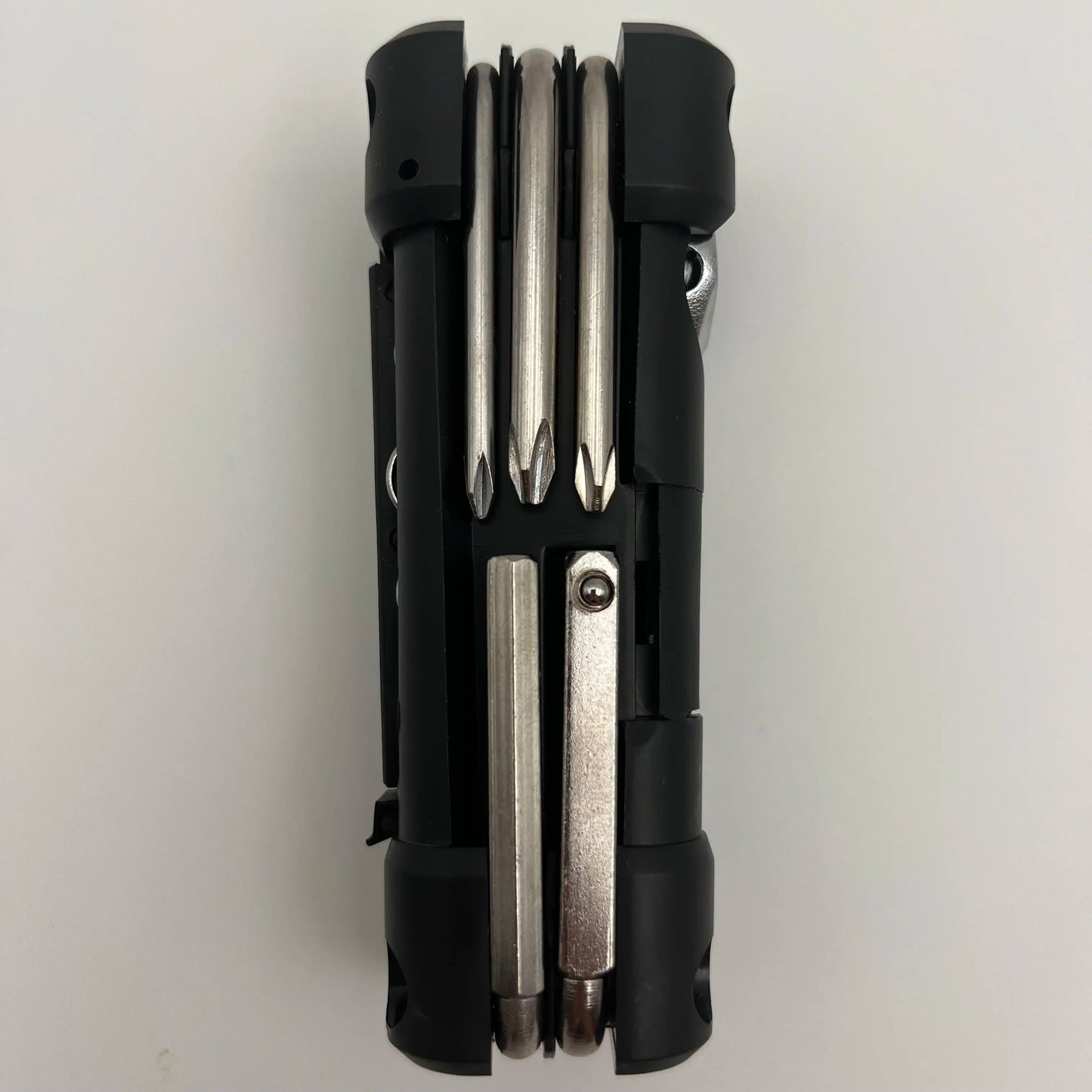 Versatile Bicycle Tool Kit  Multitool Set with Tire Repair Tools  Screwdriver and Chain for MTB and Road Bikes
